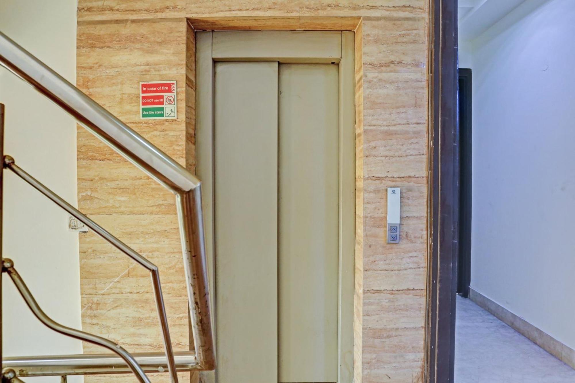 Hotel O Golden Key Inn Punjabi Bagh 뉴델리 외부 사진